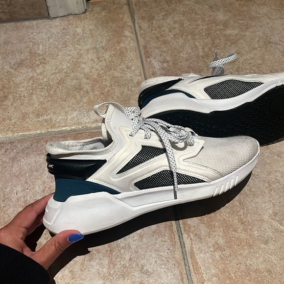 Reebok runners - Picture 3 of 6